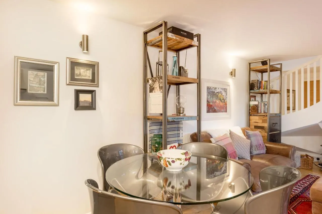 429 - New Town Hide Away With Parking Apartment Edinburgh
