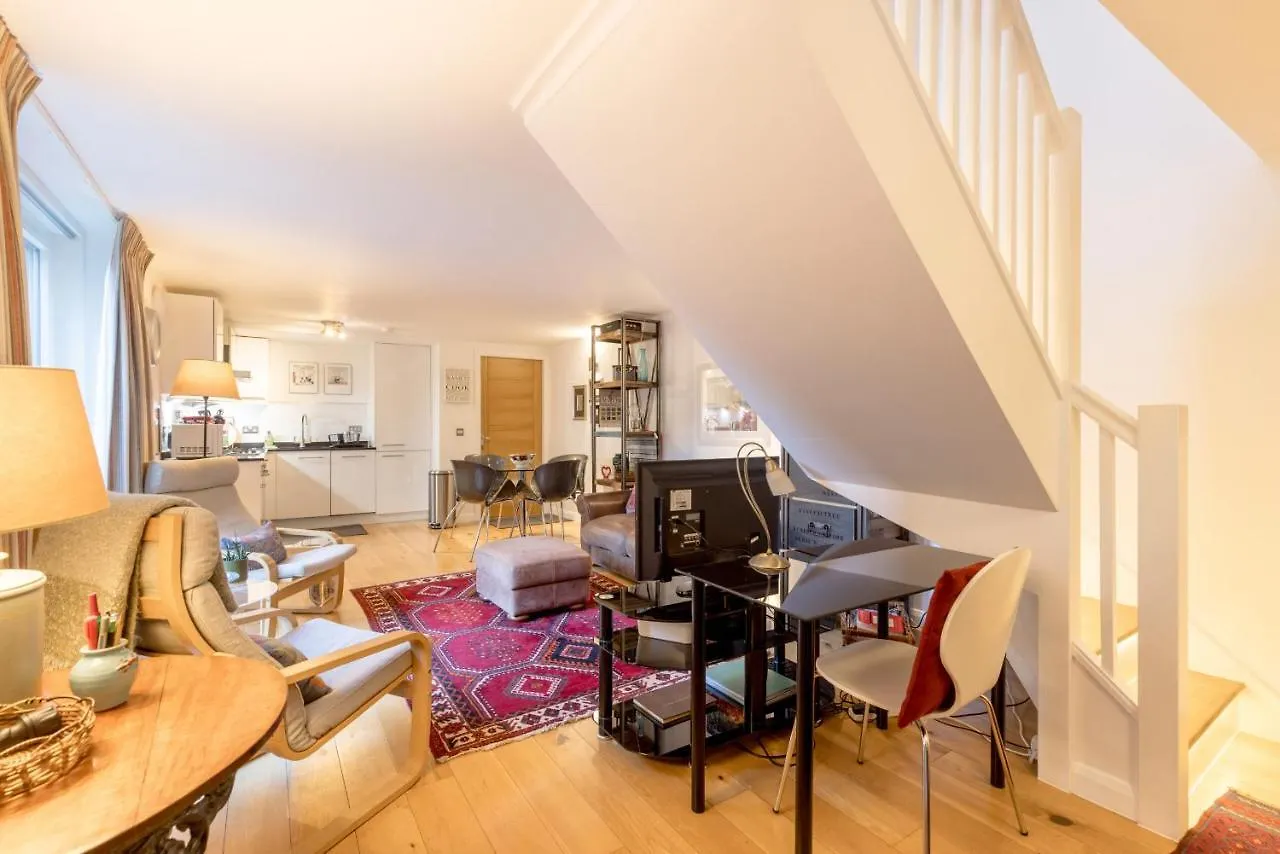 429 - New Town Hide Away With Parking Apartment Edinburgh 0*,