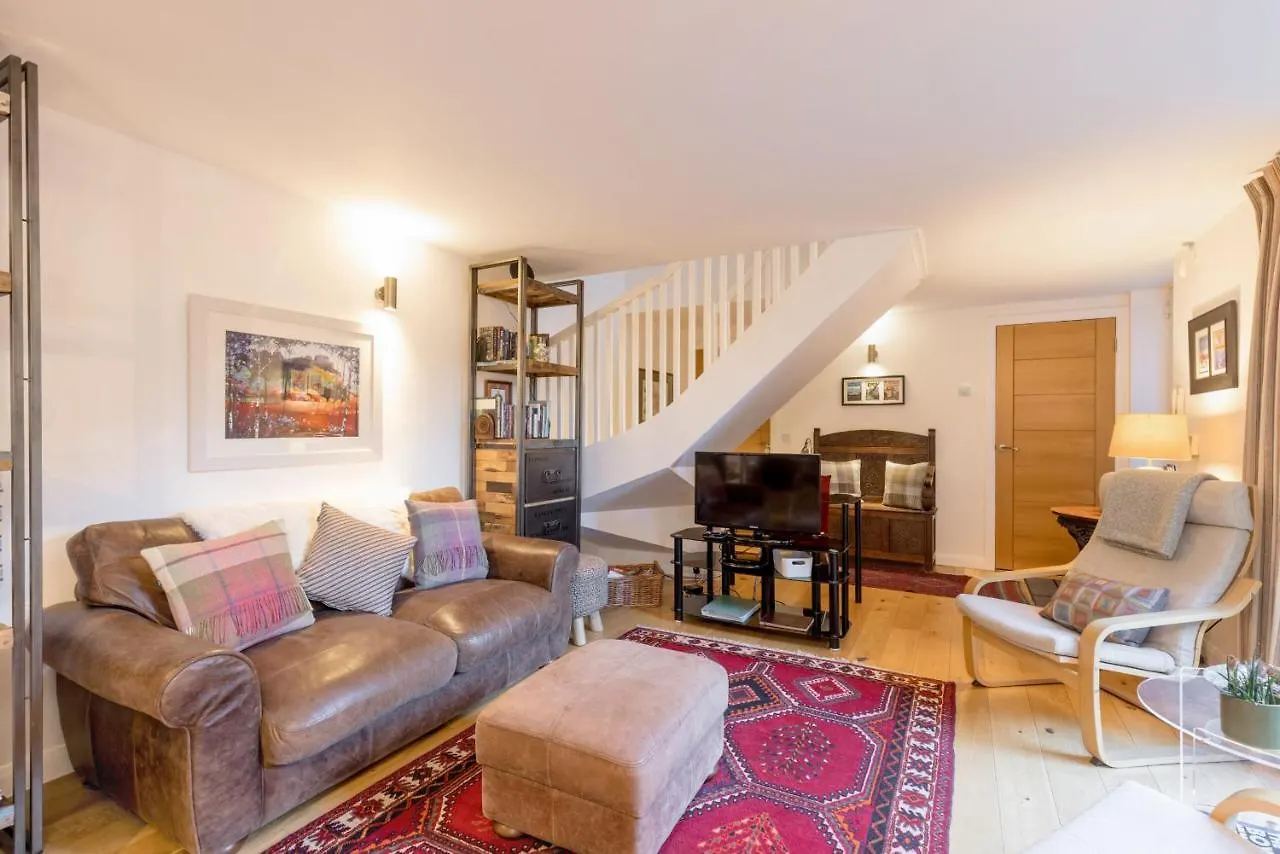 429 - New Town Hide Away With Parking Apartment Edinburgh