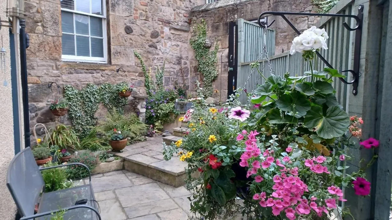 429 - New Town Hide Away With Parking Apartment Edinburgh