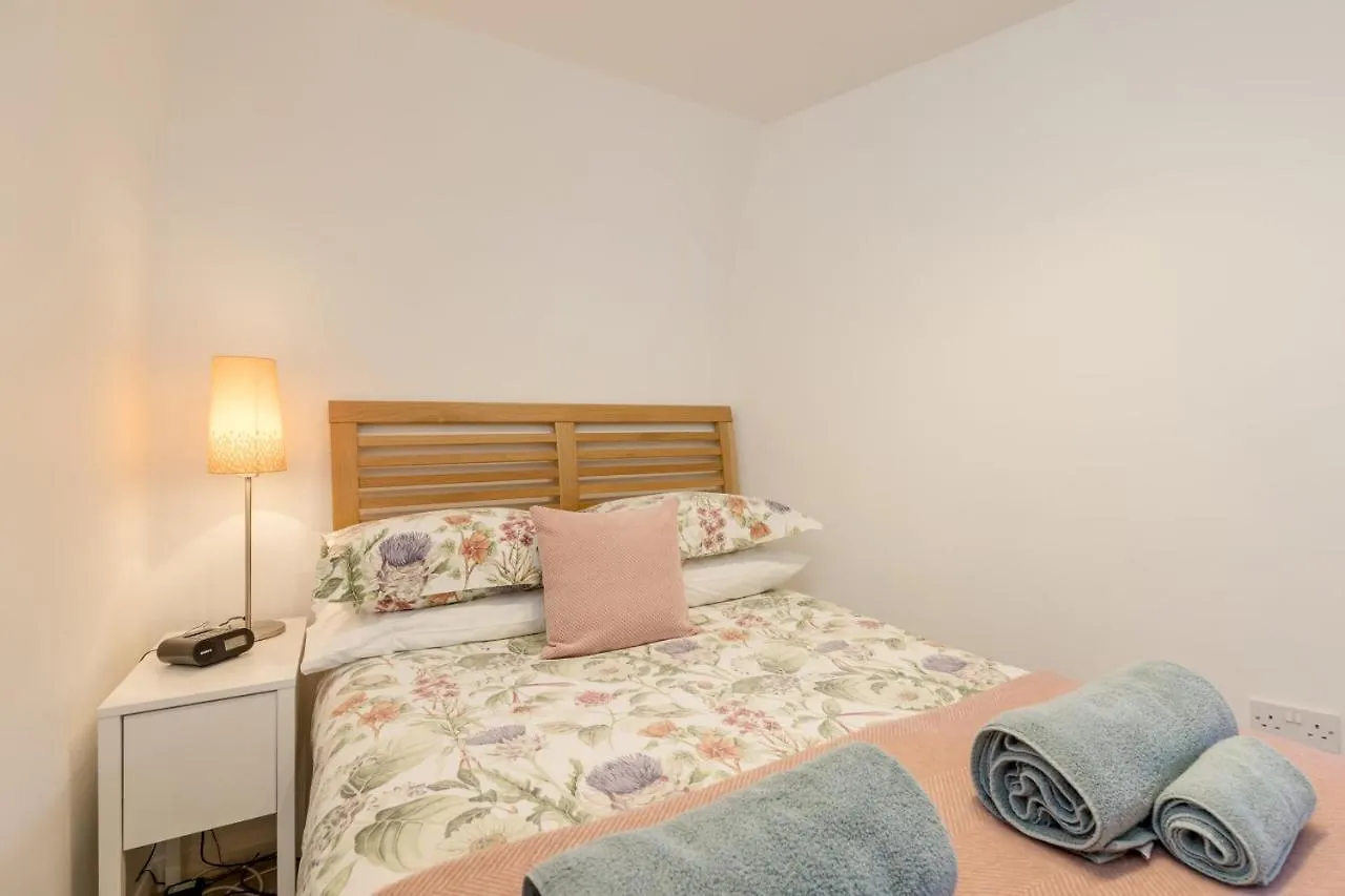 429 - New Town Hide Away With Parking Apartment Edinburgh 0*,  United Kingdom