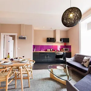  Apartamento The Spires Serviced